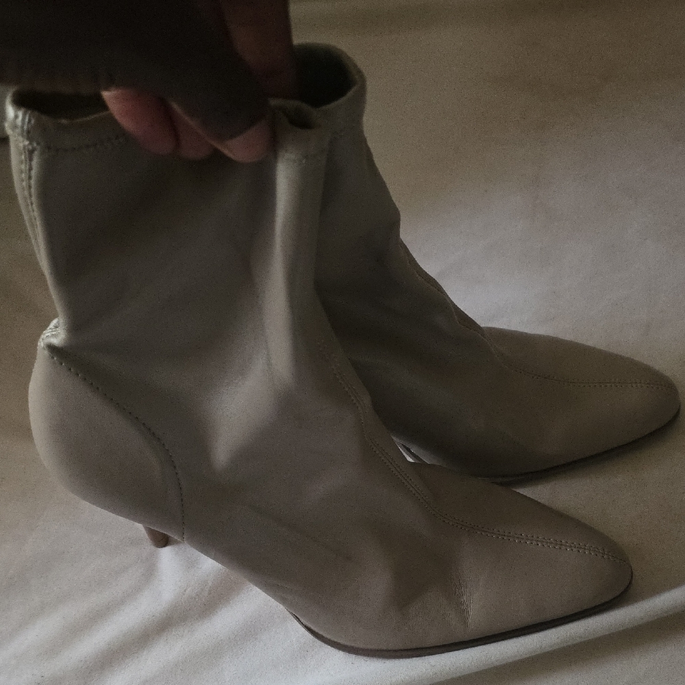 Zara Women's Beige Heeled Boots New No Box